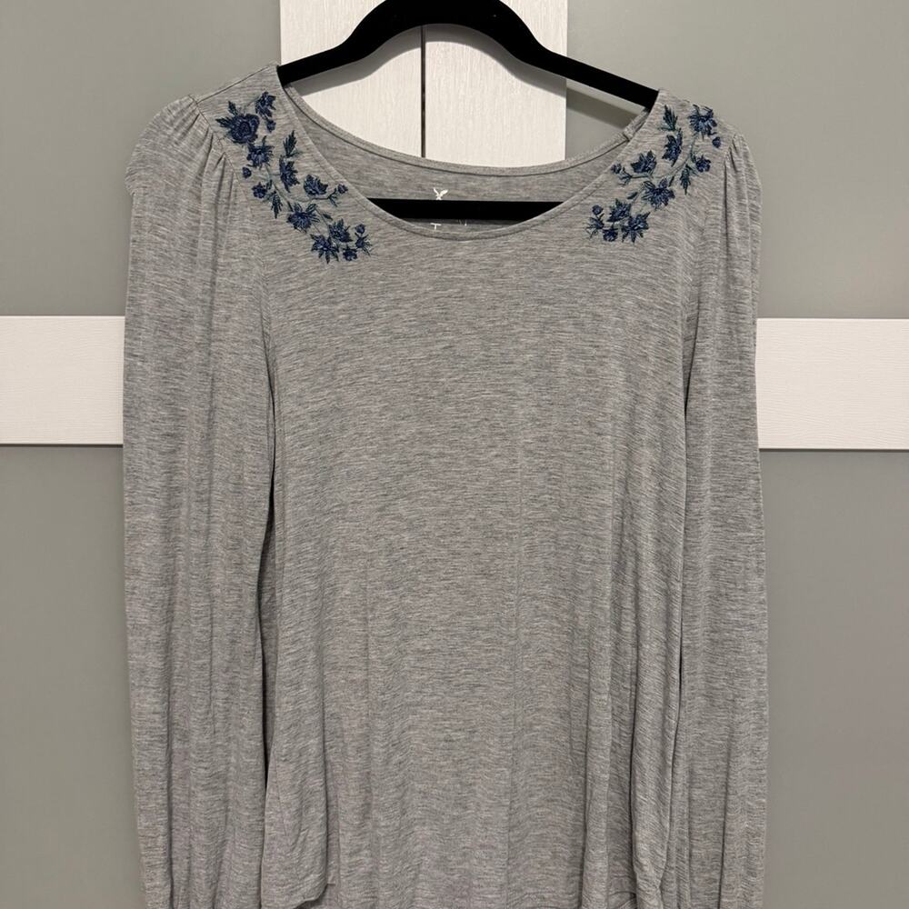 American Eagle Outfitters Soft & Sexy Gray Floral Embroidered Long Sleeve Top